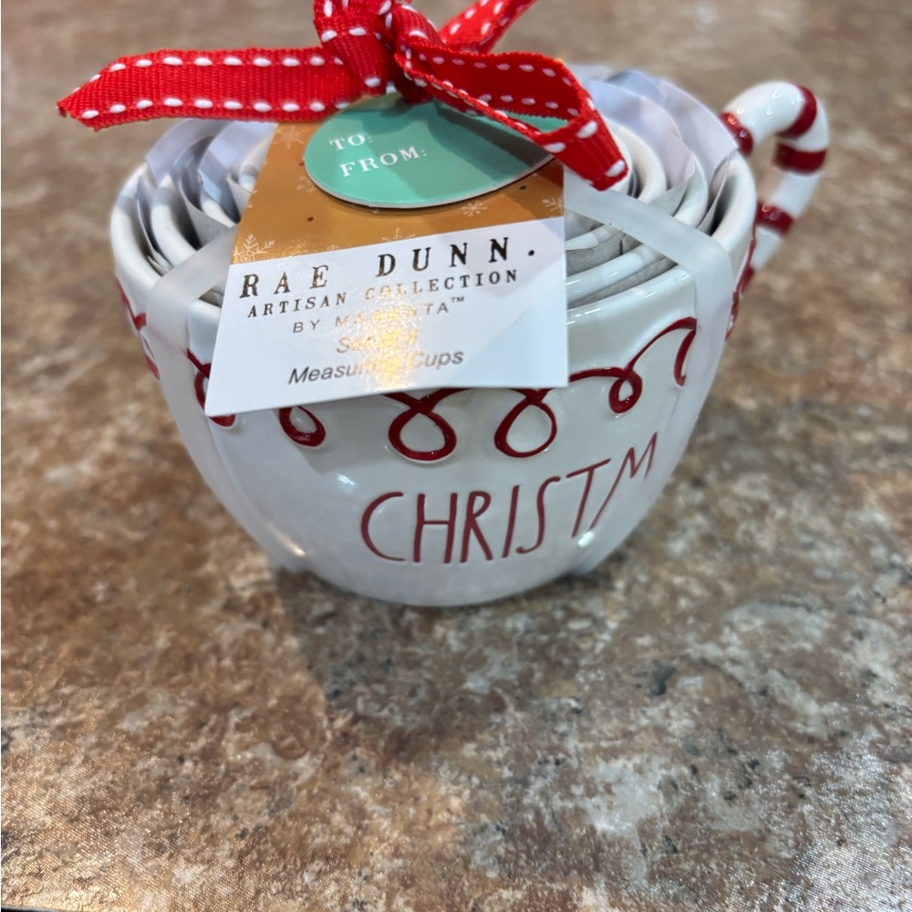 Rae Dunn Candy Cane swirl measuring cups NWT very cute never used